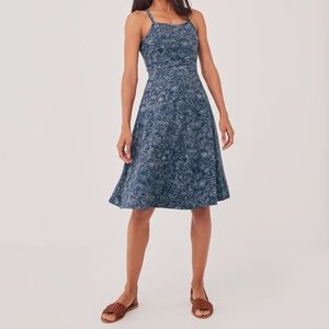 BNWT Pact “embossed floral” Fit & Flare Shorty Midi Dress (XS)